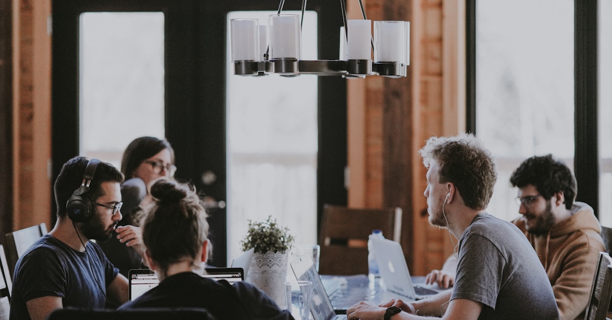 Embracing the Gig Economy: Opportunities and Challenges